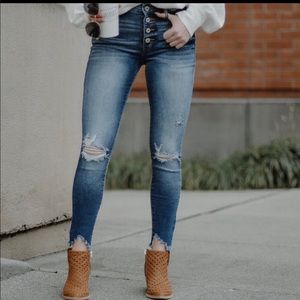 Distressed skinny jean